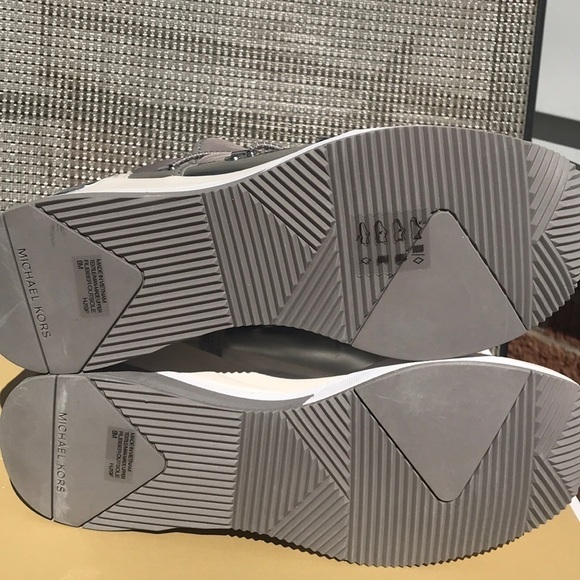 Michael Kors Lula Booties pearl grey - Picture 7 of 9